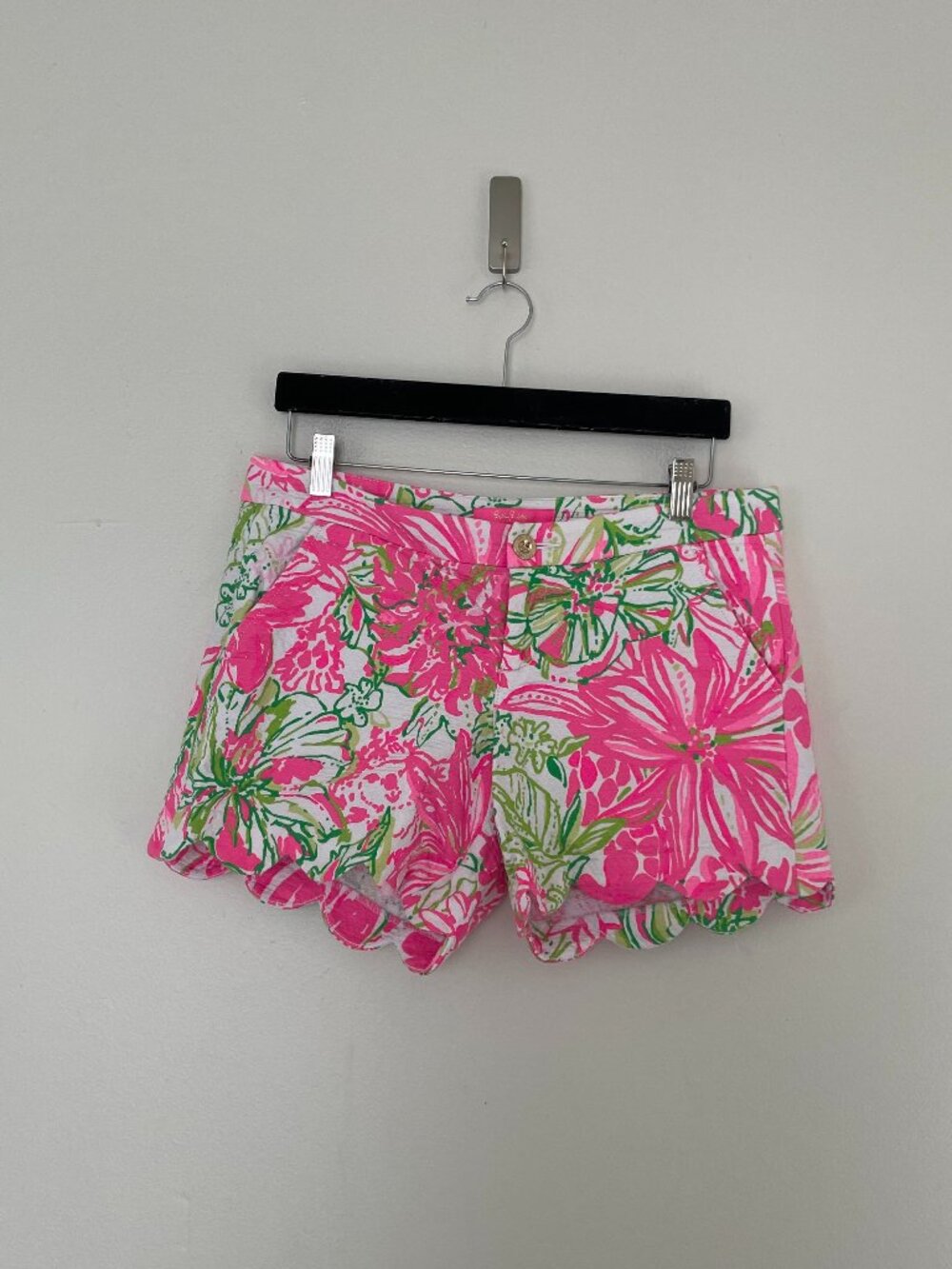 Lilly Pulitzer The Buttercup 5" Scalloped Shorts in Koala Me Maybe Size 6